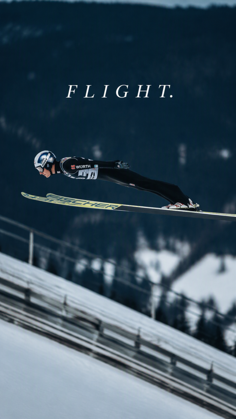 Промпт для фото: лыжник-трамплинщик в полете FLIGHT
